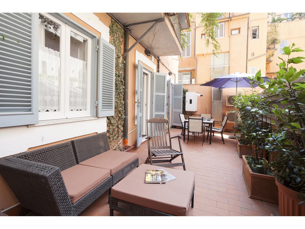 Apartment Via Farina Lägenhet